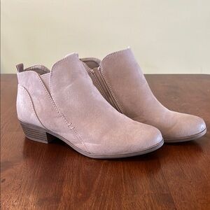 Women's Cream Ankle Boots